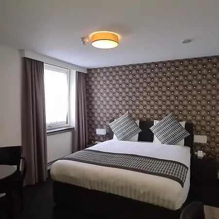 Amsterdam Hotel 3*