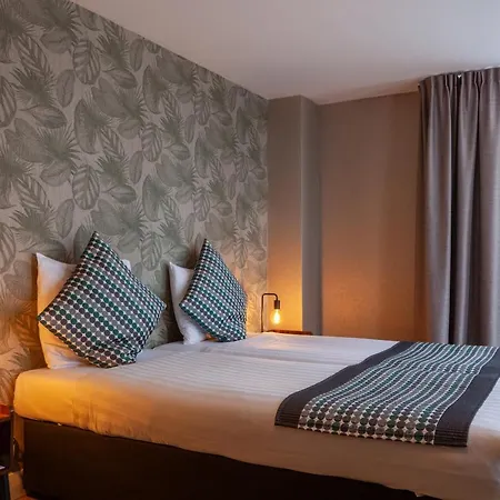 Amsterdam Hotel 3*