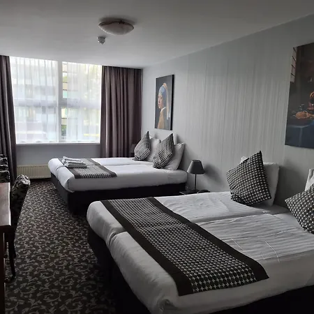Amsterdam Hotel 3*