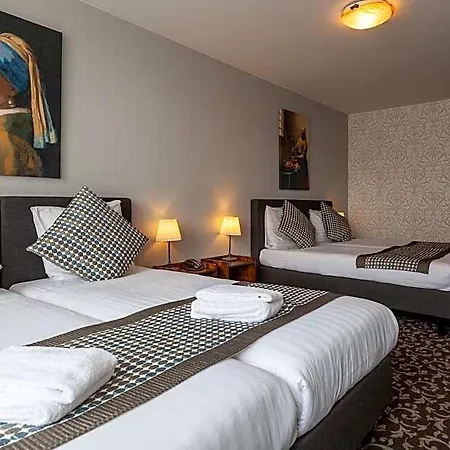 Amsterdam Hotel 3*