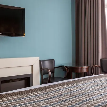 Amsterdam Hotel 3*