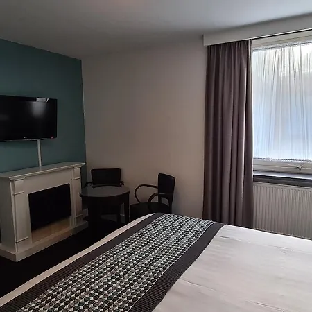 Amsterdam Hotel 3*
