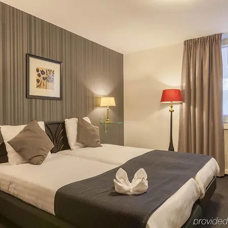 Amsterdam Hotel 3*